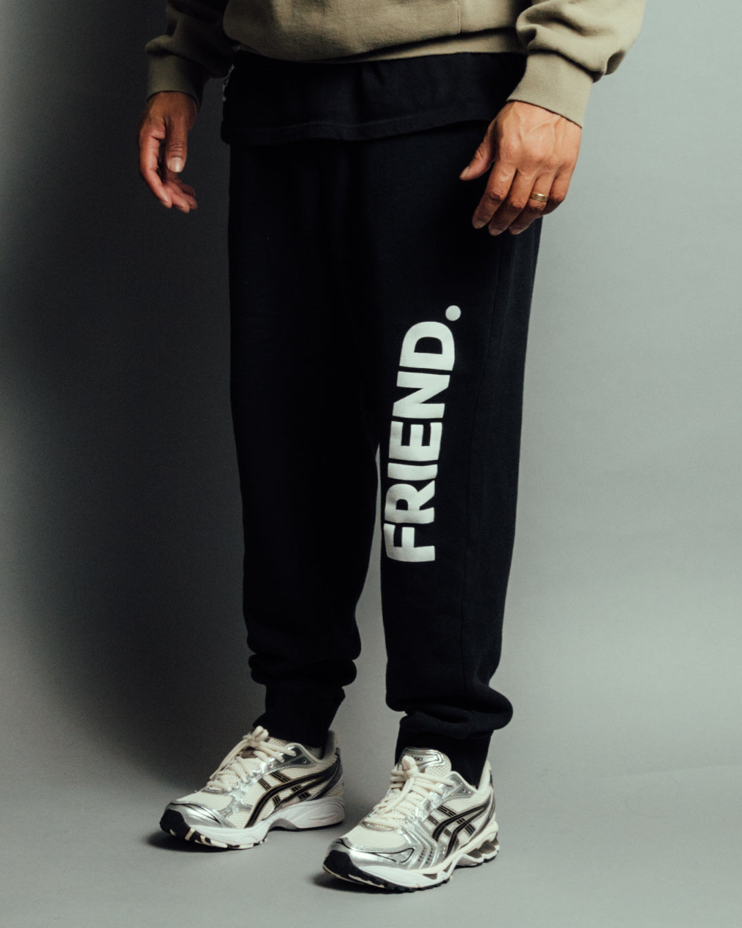 HT3 - FRIEND. Sweatpants